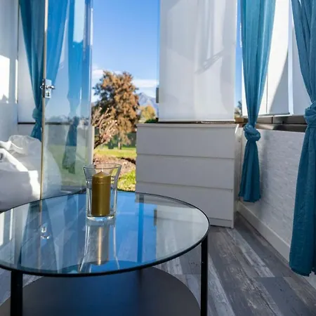 Moderno Estudio Estilo Bungalow Apartment